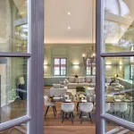 Les De L'ile Barbe Hotel