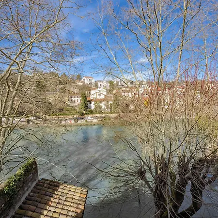 فندق Les De L'ile Barbe ليون