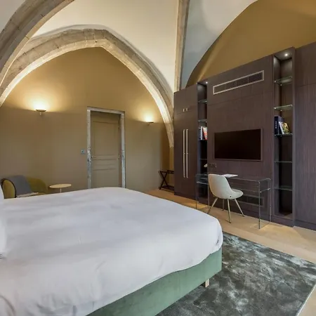 Les De L'ile Barbe Hotel