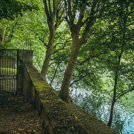 Les De L'ile Barbe 5* Lyon